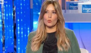 Selvaggia Lucarelli triste - foto Rai Play - LaGazzettadelSerchio.it (1)
