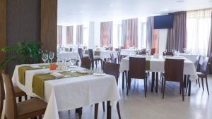 Tavoli di un ristorante