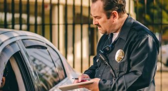 Boom di multe in Toscana, questa città è un incubo per gli automobilisti | Qui si rischia anche solo uscendo di casa