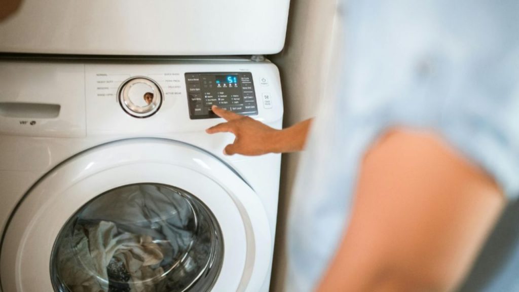 Cosa fare con la lavatrice per diminuire i costi