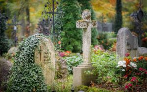 Nuovo divieto nei cimiteri italiani