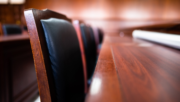 Banchi di un tribunale