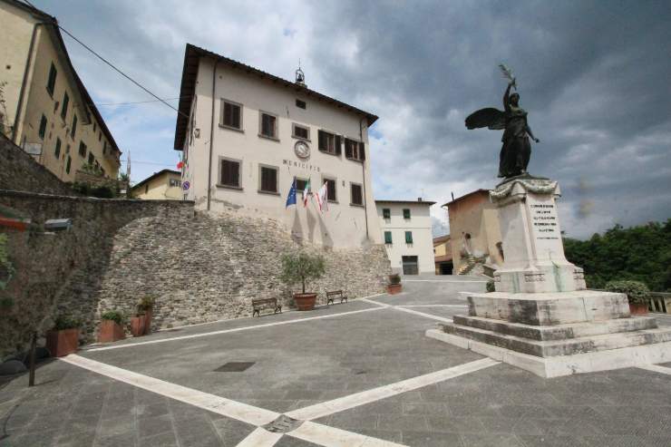 Municipio di Bucine - foto wikimedia commons - lagazzettadelserchio.it