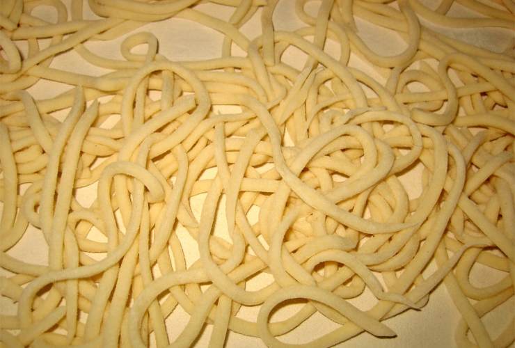 Pici alla chitarra da cuocere - foto flickr - lagazzettadelserchio.it