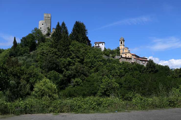Tresana, castello malaspina - foto wikimedia commons - lagazzettadelserchio.it