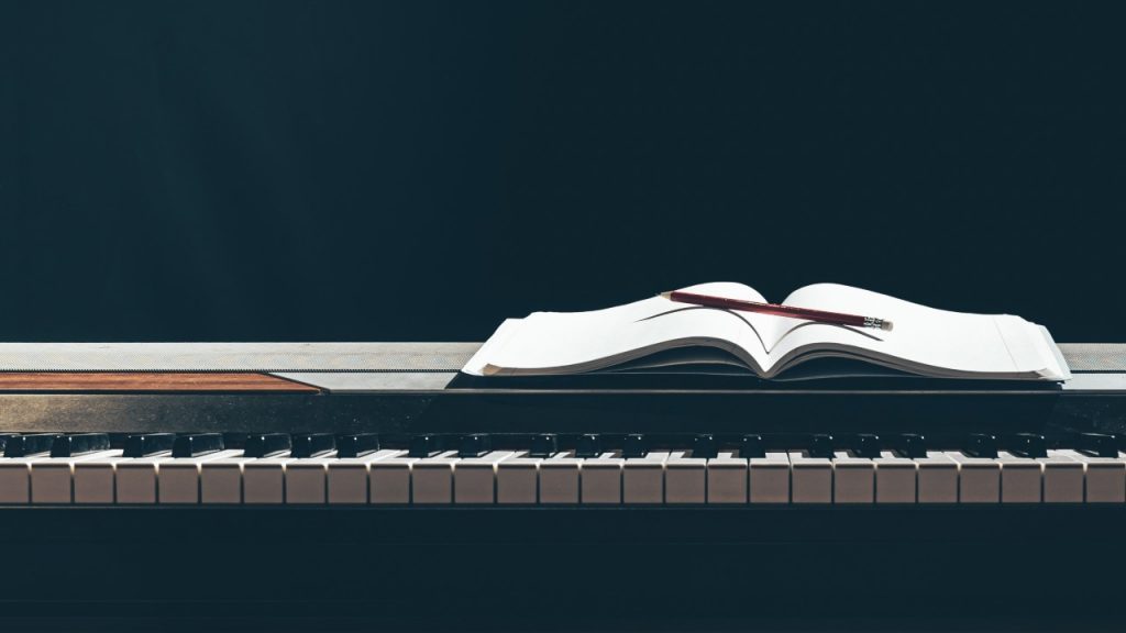 Pianoforte e quaderno