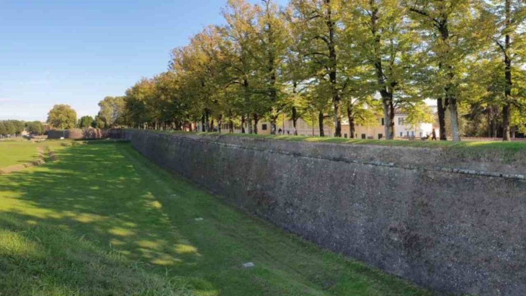 Il borgo incantevole di Lucca