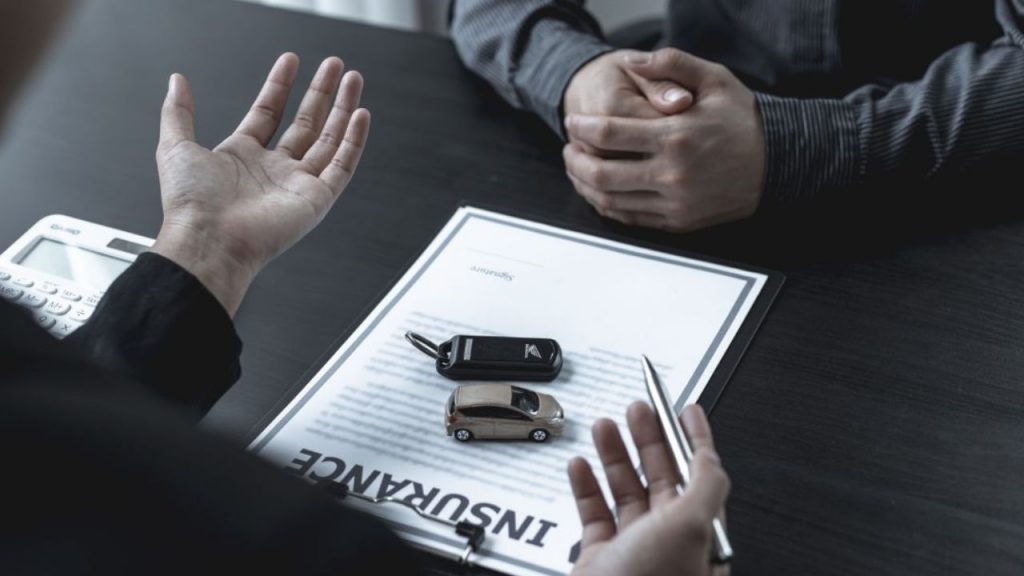 La sigla sul libretto dell'auto