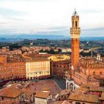 Siena: Piazza del Campo e Torre del Mangia - lagazzettadelserchio.it - Fonte: StockAdobe
