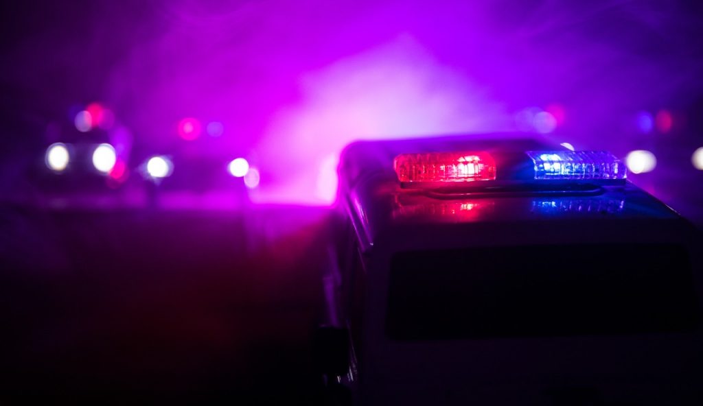 Lampeggianti della polizia di notte